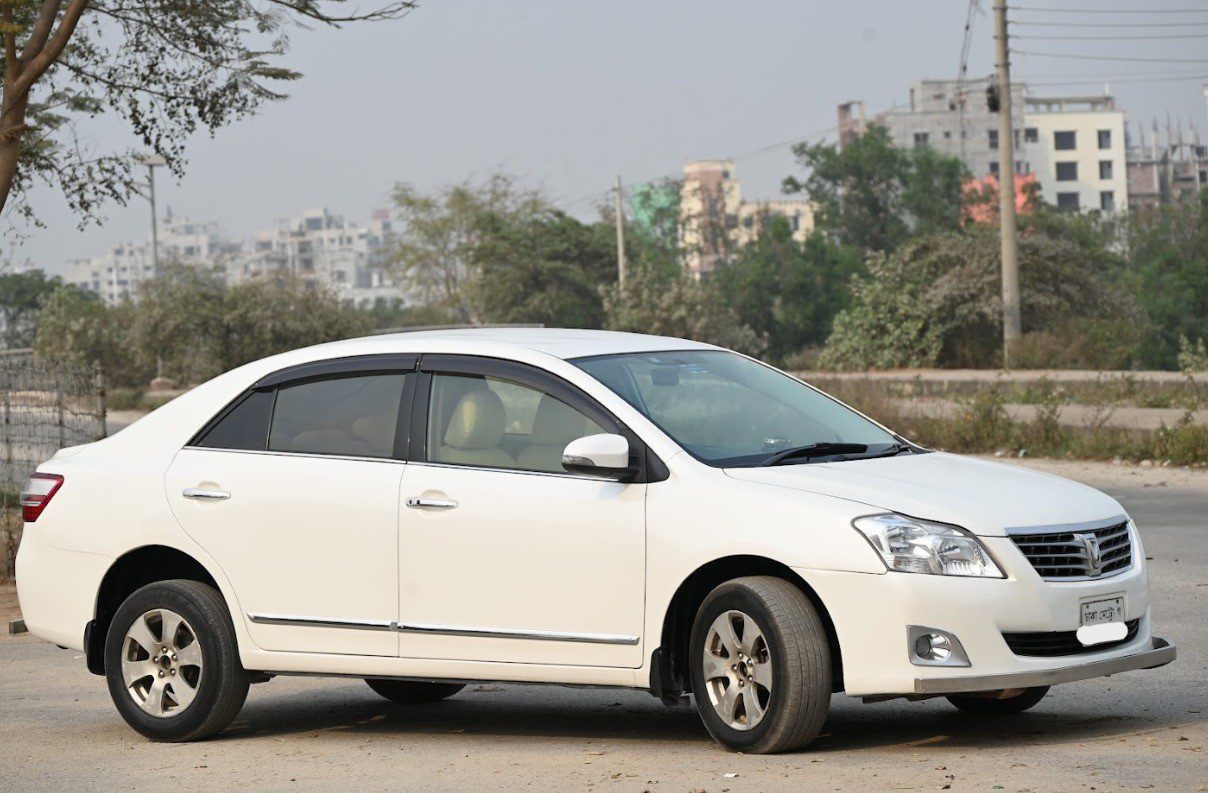 Toyota Premio - 2013