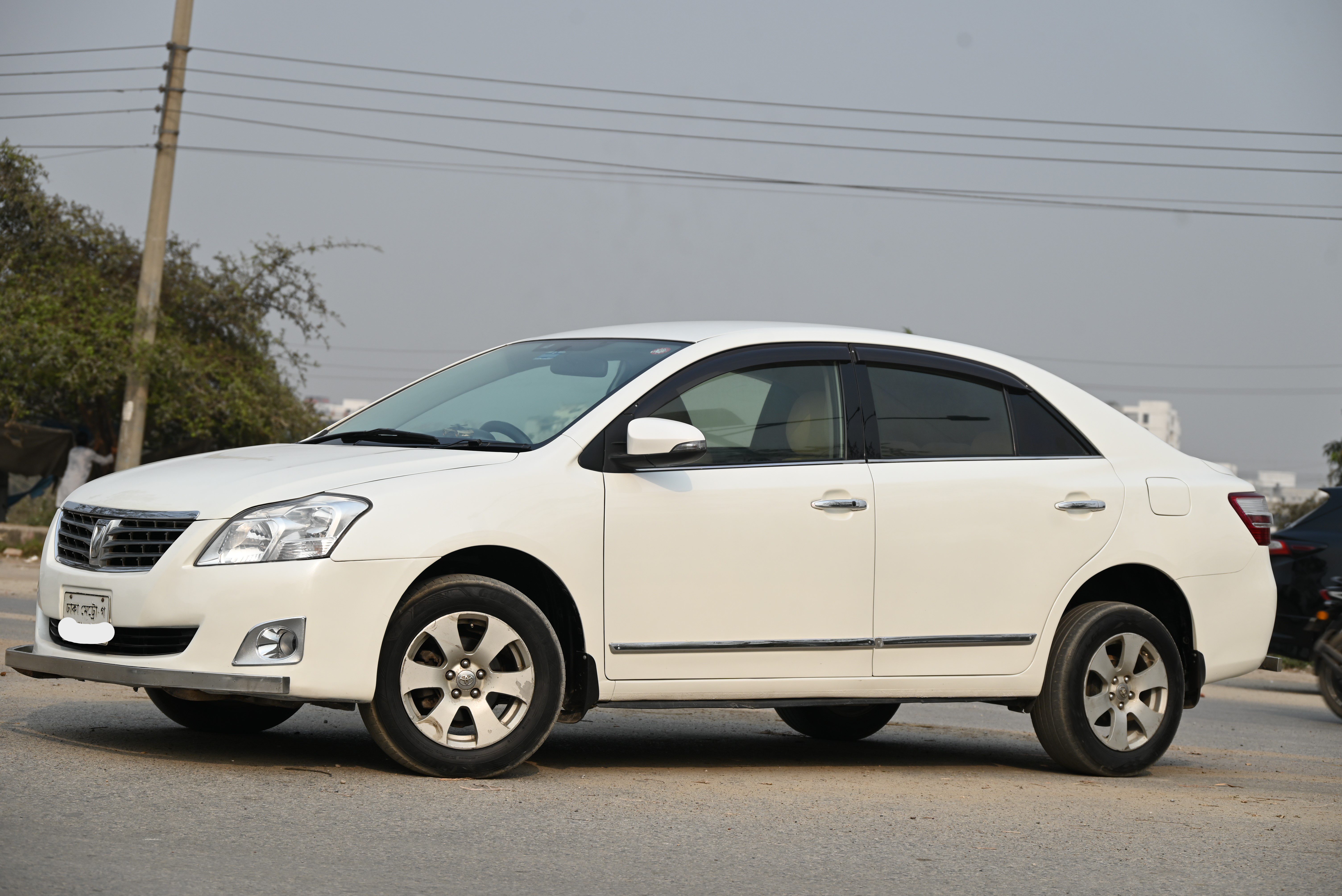 Toyota Premio - 2013