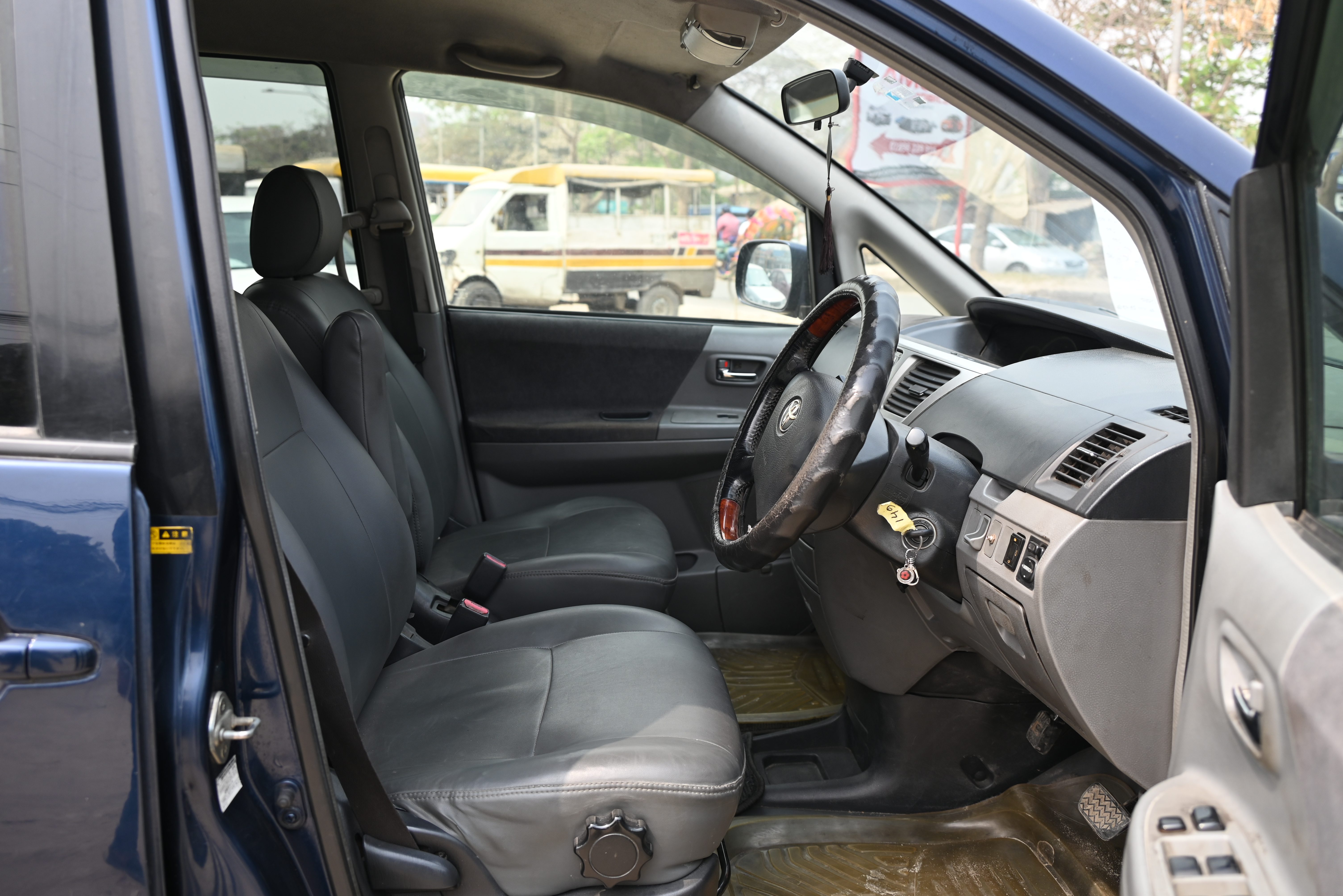 X-Noah-Toyota (2004)