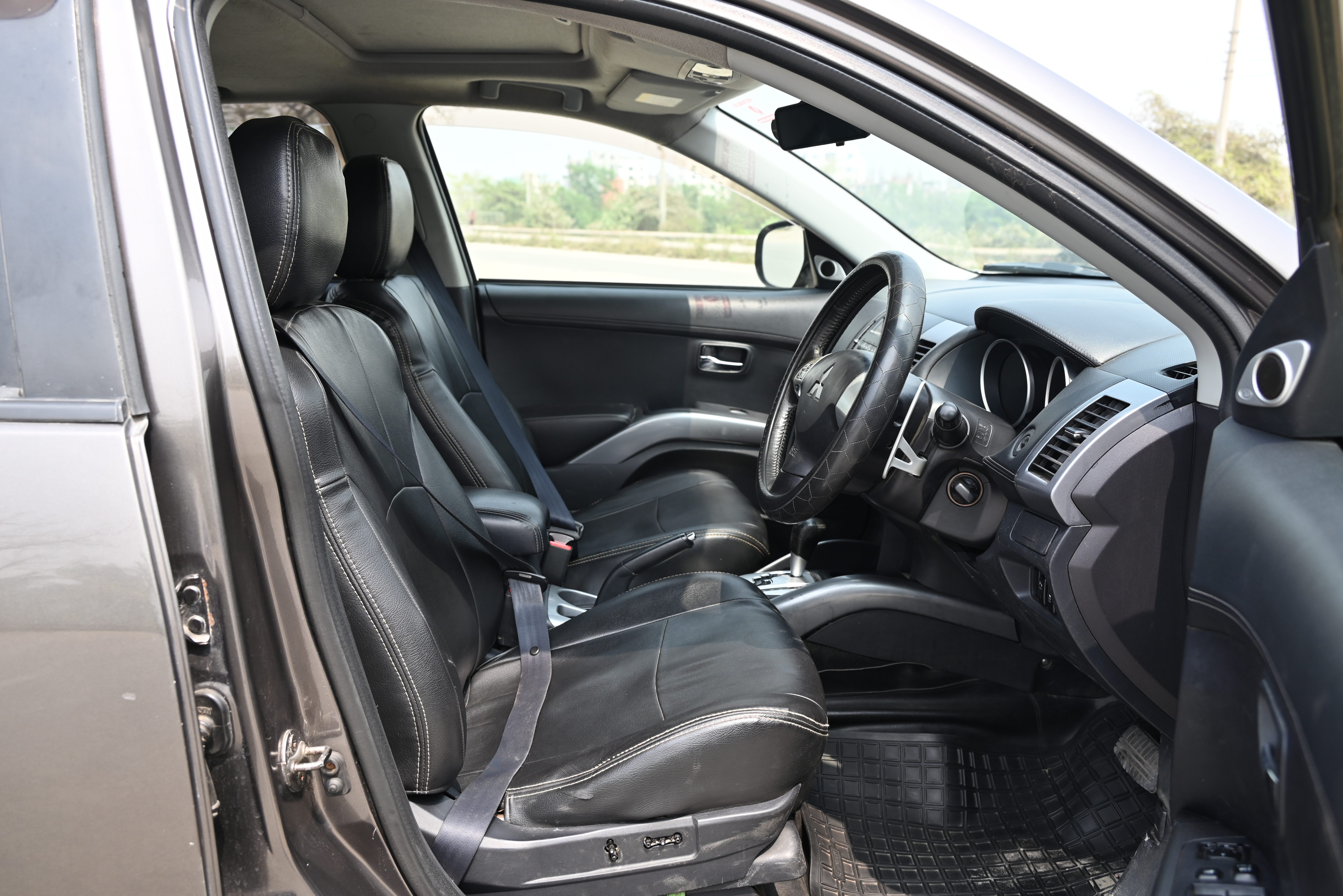 Mitsubishi Out Lander -Model 2011